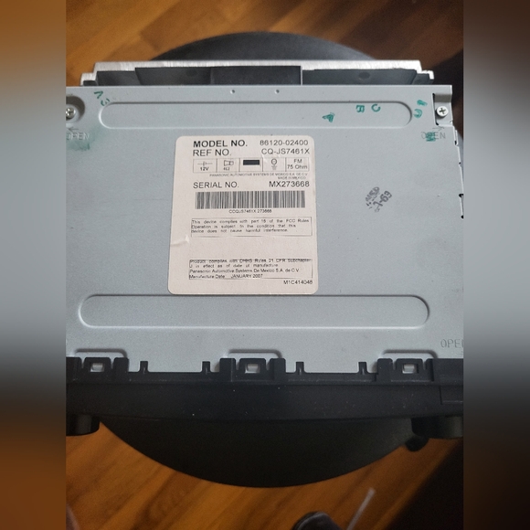 TOYOTA 86120-02400  AM/FM/CD Car stereo compatible with 2004-2008 car Pre-owned - Picture 6 of 6